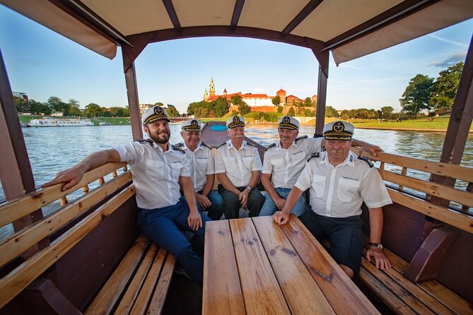 1 Hour Traditional Gondola Sightseeing Vistula River Cruise - A One-Hour Escape From the Kazimierz Dock Scene