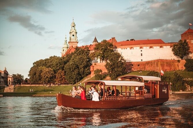 1 Hour Traditional Gondola Sightseeing Vistula River Cruise - What the Wooden Gondola Actually Means for Your Comfort