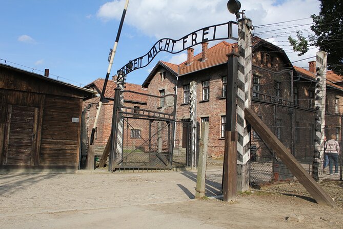Auschwitz and Birkenau Memorial and Museum Guided Tour from Krakow - Pickup in Krakow: Where You Meet and How the Day Starts