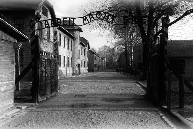 Auschwitz & Birkenau Best Value Guided Tour -Skip The LineTickets - Group size and what it means for your experience