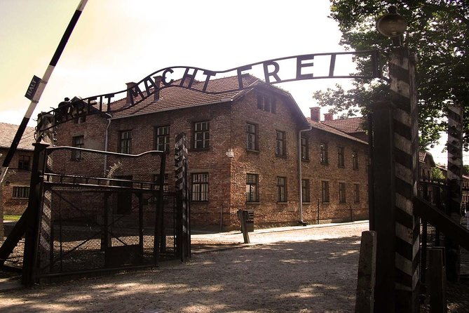 Auschwitz - Birkenau Best Value Shared Tour from Krakow with Tickets - Why This Auschwitz-Birkenau Tour Is Such Good Value