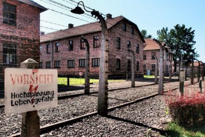 Auschwitz Birkenau Guaranteed Guided Tour or your money back - Pickup in Krakow: the wide time window that can affect your plans