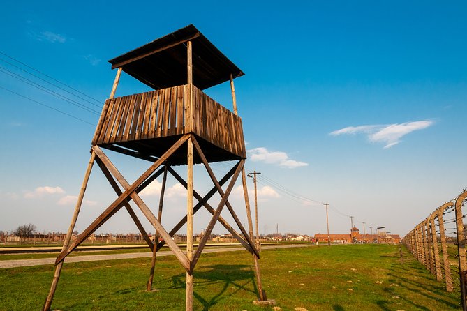 Auschwitz Birkenau Guided tour with transport - Timing and the Quick Lunch Reality