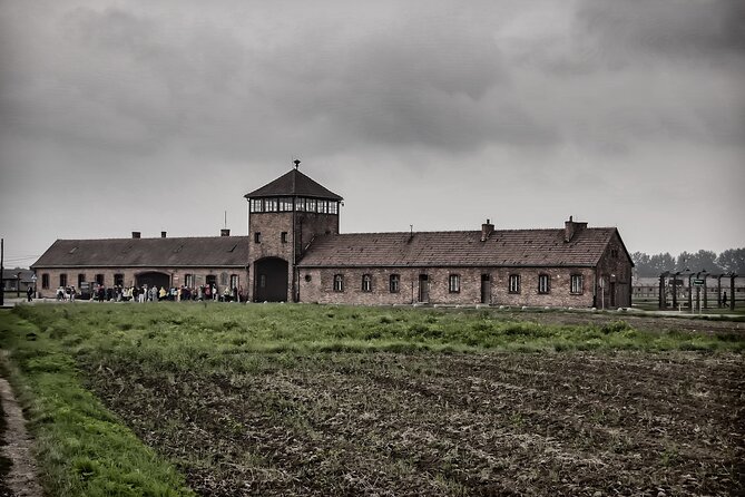 Auschwitz - Birkenau Private, 6-hr Study Tour - Entering Auschwitz I: the gate, blocks, and what you see in the museum rooms
