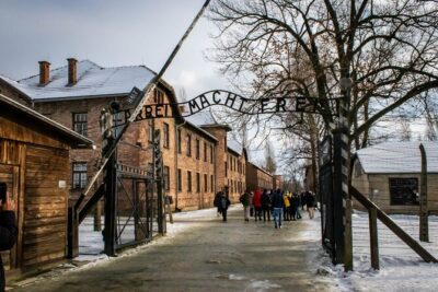 Auschwitz Birkenau Tour from Krakow: Private Transfer + Ticket - Auschwitz I: entering the gate and seeing how the camp worked