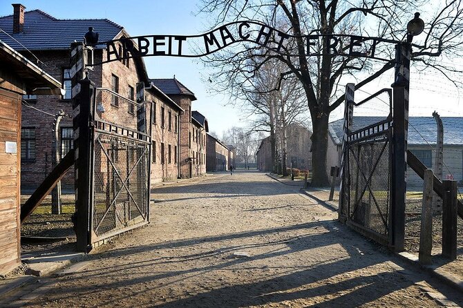Auschwitz Birkenau Tour from Krakow with guidebook Self-Guided - How the Krakow-to-Auschwitz day fits into 7.5 hours