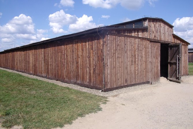 Auschwitz Tours Memorial and Museum Guided Tour from Krakow - The pacing: a 6-hour half-day that still fits both camps