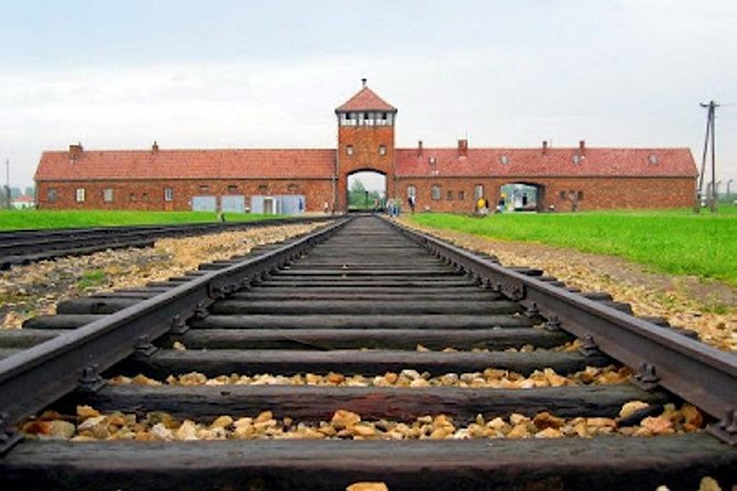 Auschwitz Trip From Krakow - English Speaking Guided Tour - How the early minibus timing and included entry help