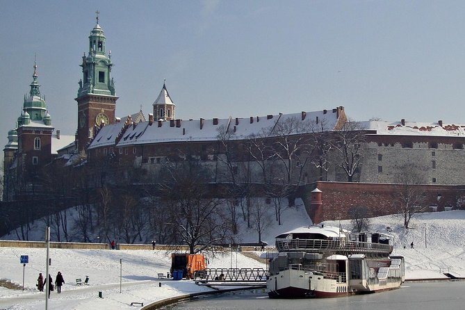 City Tour by electric car- Krakow - Kazimierz highlights: synagogues and the feel of a different Krakow