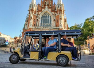 Cracow: Jewish Quarter and Ghetto Sightseeing Golf Cart Tour - Kazimierz streets and the art you’re meant to notice