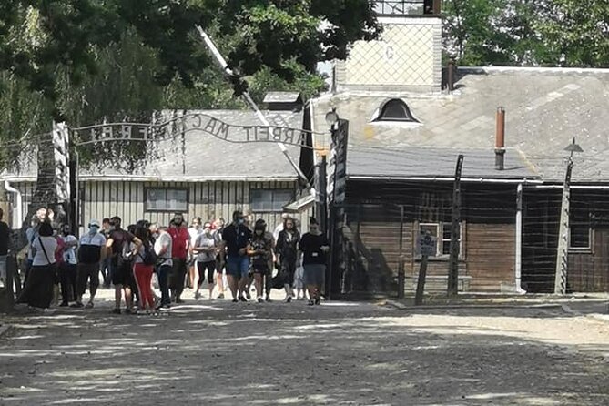 CV-Visit to the Auschwitz Camp in Italian with departure from Krakow - The transition: switching from Auschwitz I to Auschwitz II by bus