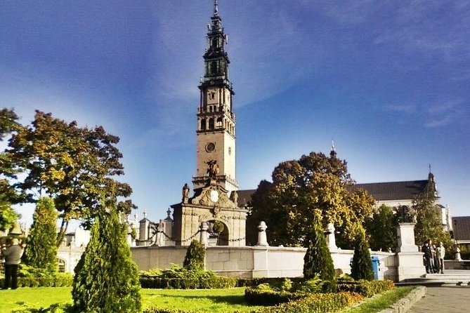 Częstochowa Black Madonna - Black Madonna stories: miracles, papal recognition, and the guide’s role
