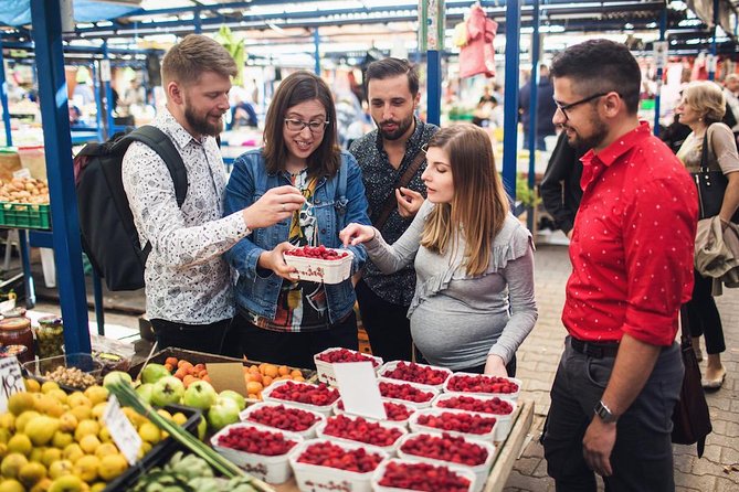 Deluxe Polish Food Tour Experience in Krakow - Food vs Vodka: Picking the Right 4-Hour Krakow Crawl