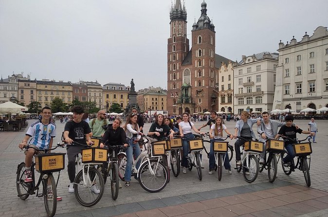 Discover the Jewish Quarter with a Bike Tour - Singer, bar culture, and why the name matters