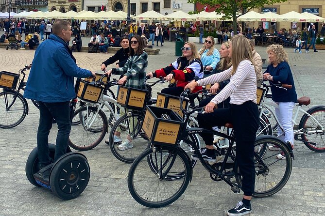 Discover the Jewish Quarter with a Bike Tour - Old Synagogue and Popper Synagogue: sacred buildings and side-by-side stories