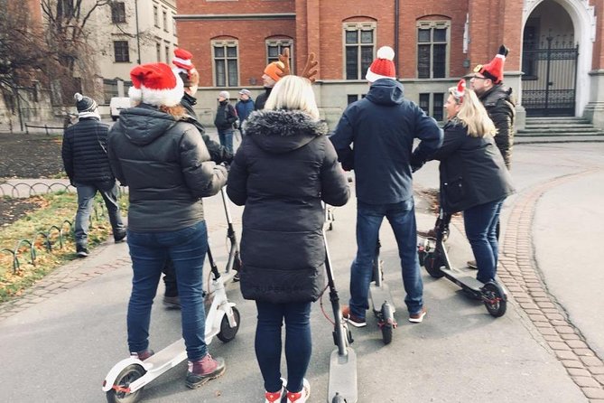 E-Scooter Rental in Krakow for 4 hours - What’s included: helmet, map, and the real battery expectation