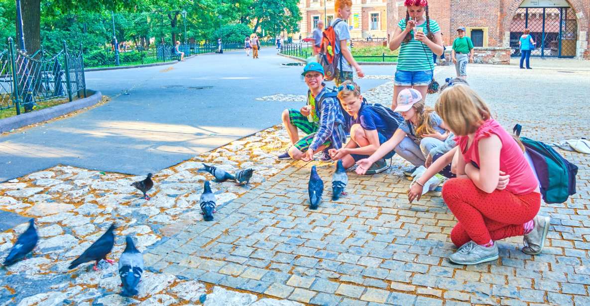 Family Tour of Krakow Old Town with Sweets Factory & Cruise - Cloth Hall and the medieval merchant story kids can understand