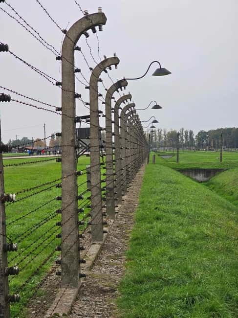 From Krakow: Auschwitz-Birkenau Guided Tour with Pickup - Key things that make this tour work