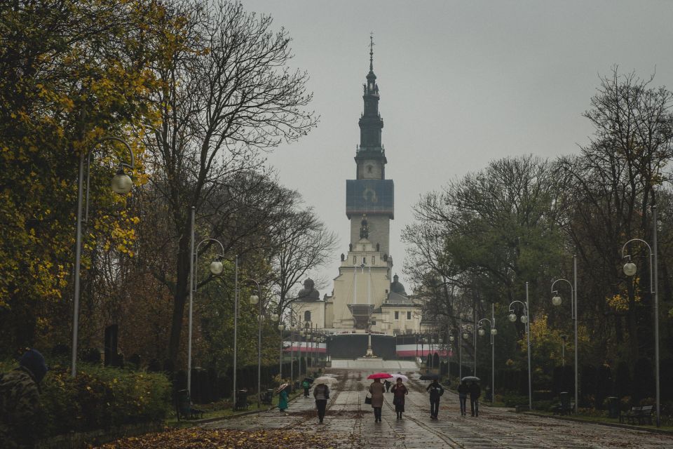 From Krakow: Częstochowa "Black Madonna" Day Tour - Skipping the lines and keeping the group small (15 max)