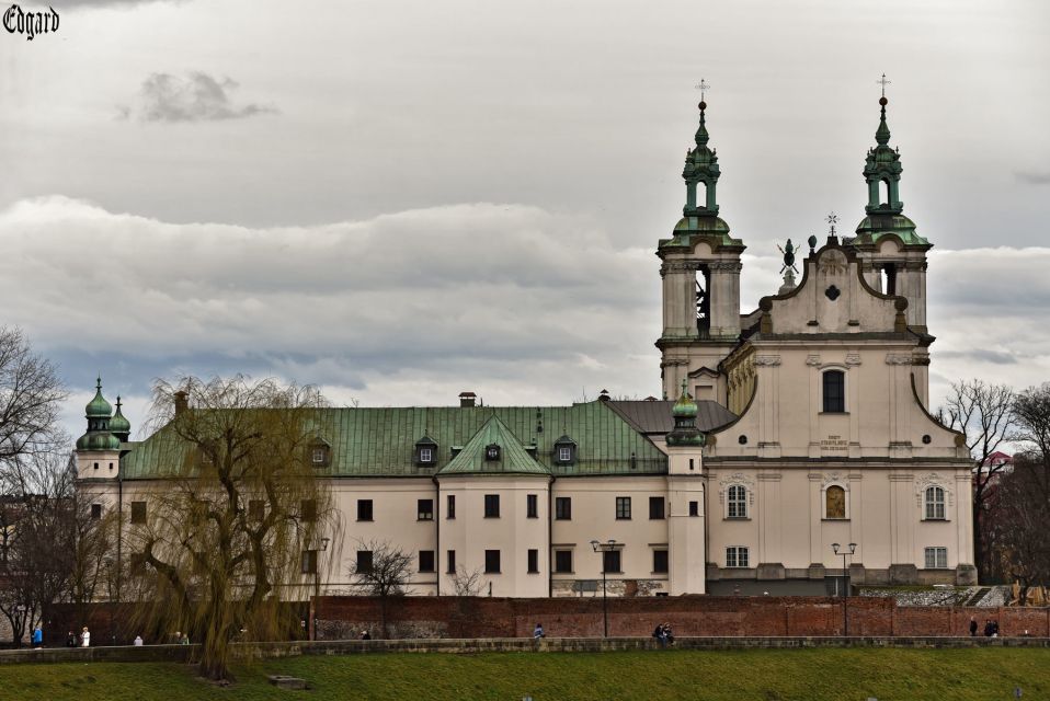 From Krakow: Częstochowa "Black Madonna" Day Tour - Jasna Góra Pauline Monastery: more than a church stop