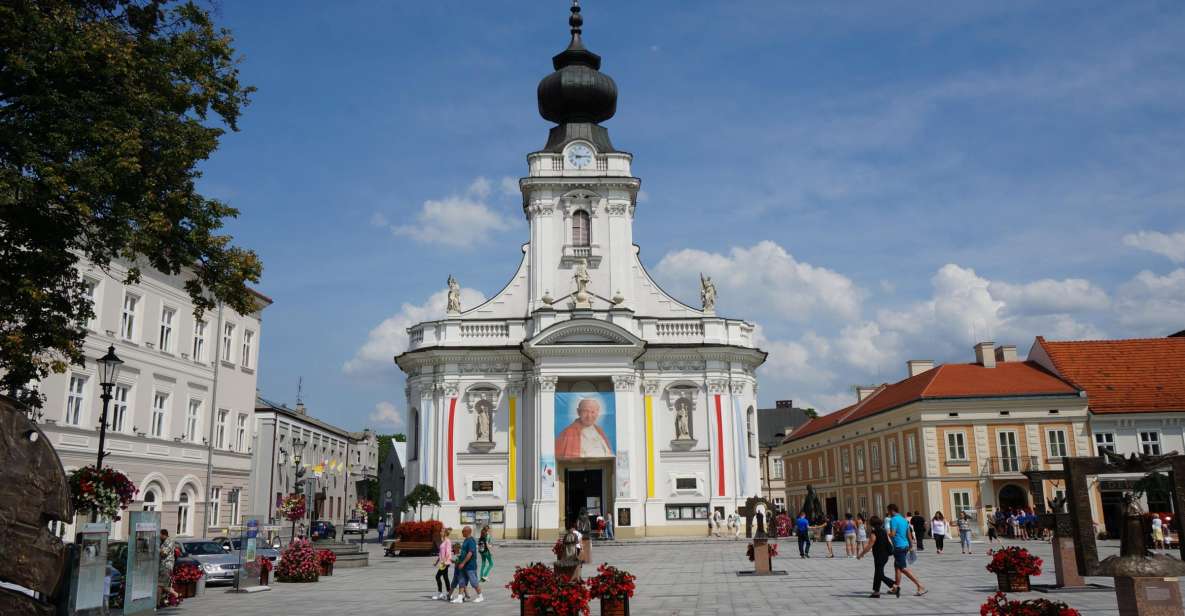 From Krakow: Full-Day Wadowice & Czestochowa Tour - Museum of John Paul II: plan for real attention (about 90 minutes)