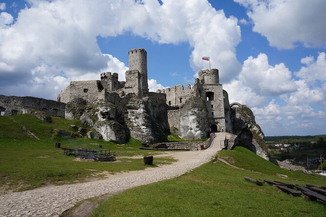 From Krakow: Ojcow National Park and Pieskowa Skala Castle - Getting picked up in Krakow (and why it matters)