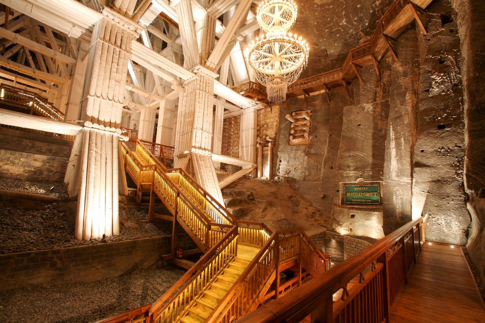 From Kraków: Wieliczka Salt Mine Guided Tour - 800 steps down: the first big moment at 135 meters underground