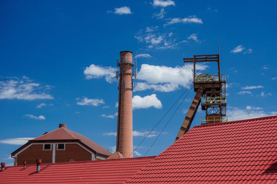 From Krakow: Wieliczka Salt Mine Guided Tour & Hotel pick-up - Guide quality and what you can expect from the storytelling