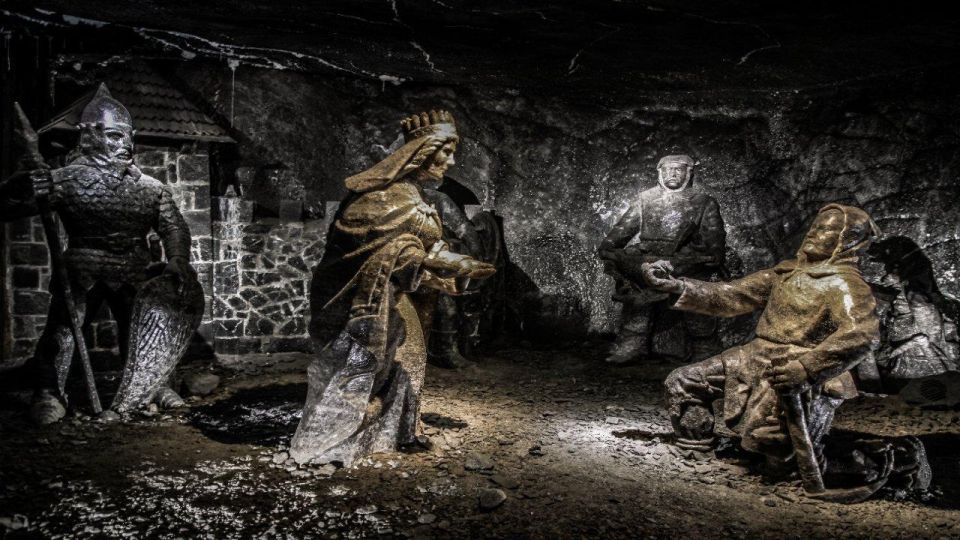 From Krakow: Wieliczka Salt Mine Guided Tour & Transfer - The human factor: guide and driver impact