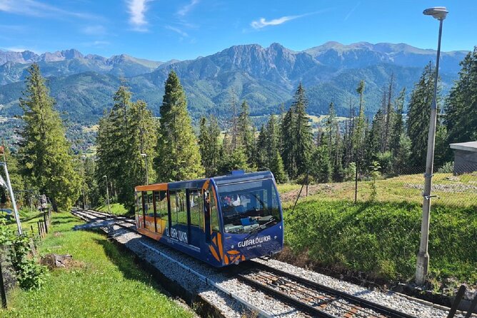 Full-Day Dunajec Rafting and Zakopane Tour from Krakow - Getting There: Hotel Pickup and the Air-Conditioned Ride