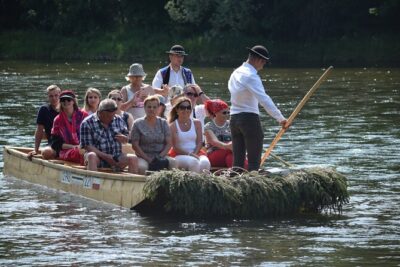 Full-Day Dunajec Rafting and Zakopane Tour from Krakow - Dunajec Rafting on Wooden Boats: The Main Event