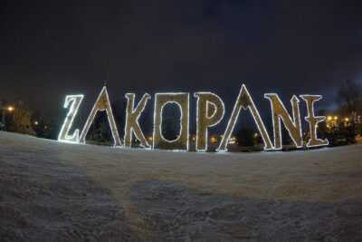 Full-Day Zakopane and Slovakia Treetop Walk From Krakow - Getting from Krakow to Bachledka: the road part matters