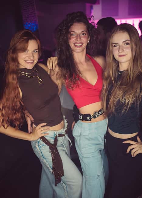 Fun explorers pub Crawl with 1 hour open bar and 3 VIP clubs - Key highlights you’ll actually feel