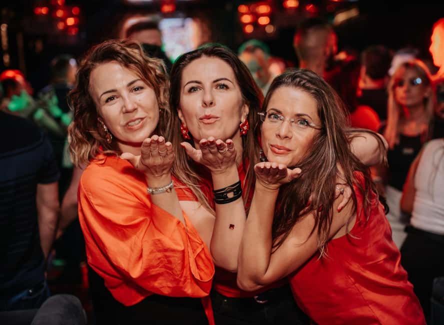 Fun explorers pub Crawl with 1 hour open bar and 3 VIP clubs - What this pub crawl is (and isn’t) in Krakow