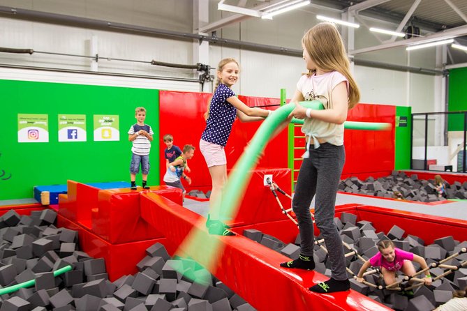 GOjump Kraków-Mateczny Trampoline Park - 1 hour ticket - GOjump Kraków-Mateczny: Big Air, Clear Rules