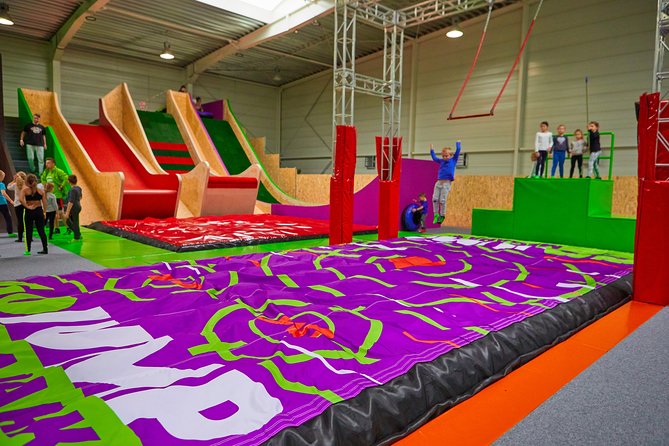 GOjump MEGAPARK Kraków-Sikorki - 1 hour Trampoline Park ticket - Age Rules and Guardian Supervision: The Part Families Should Read Twice