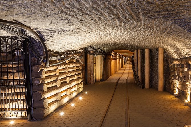 Guided Tour of the Wieliczka Salt Mine and Transfer from Krakow - Comfort and group size: what to expect from the ride