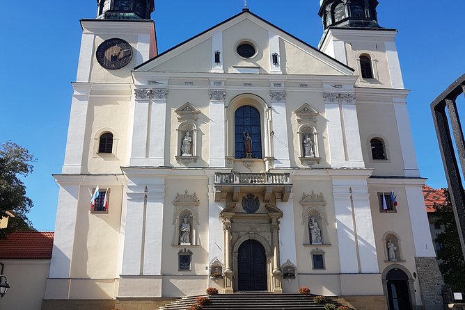 John Paul II Family House Museum & Wadowice Tour from Krakow - Stop 2: John Paul II Square and the Kremowki Break
