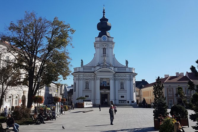 John Paul II Family House Museum & Wadowice Tour from Krakow - Stop 1: John Paul II Family Home (Plan Your Time and Admission)