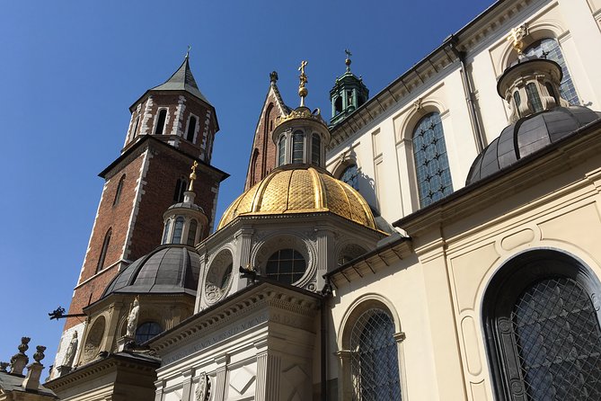 Kazimierz District, the Wawel Hill and Cracow Old Town - St Mary’s Basilica option and the Hejnał: the church and the hourly signal