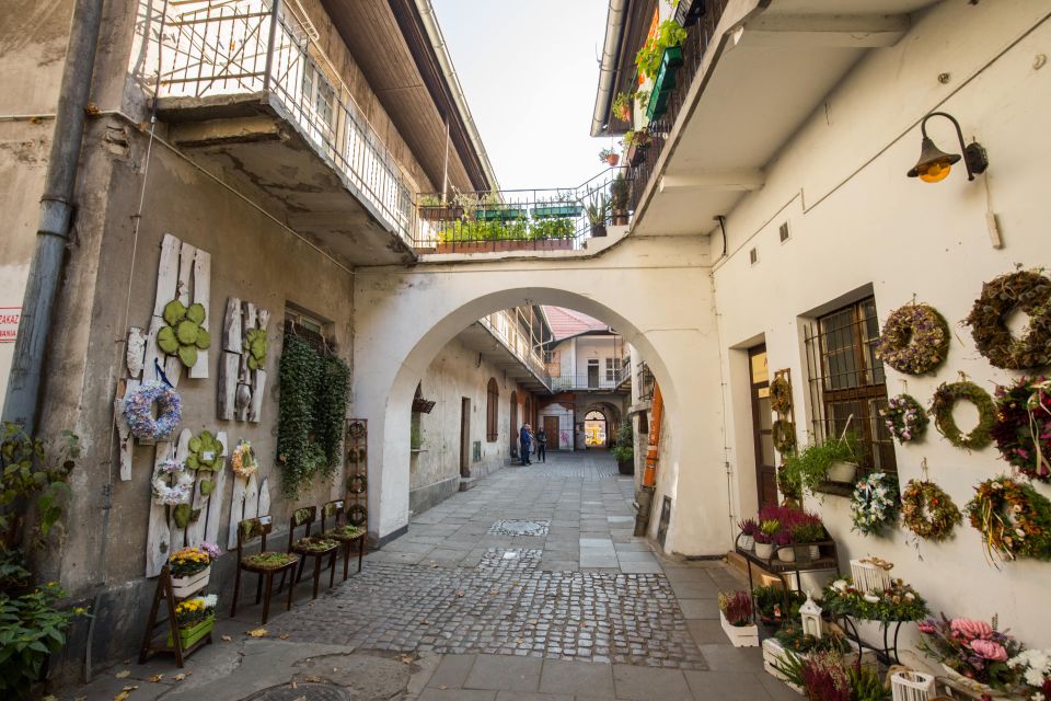 Kazimierz, Schindler's Factory & Ghetto Guided Tour - Szeroka Street, Plac Nowy, and the in-between moments