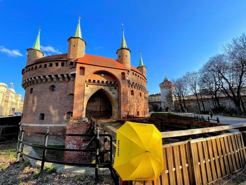 Krakauer old town tour - Archbishopric Palace and the papal window by Johannes Paul II