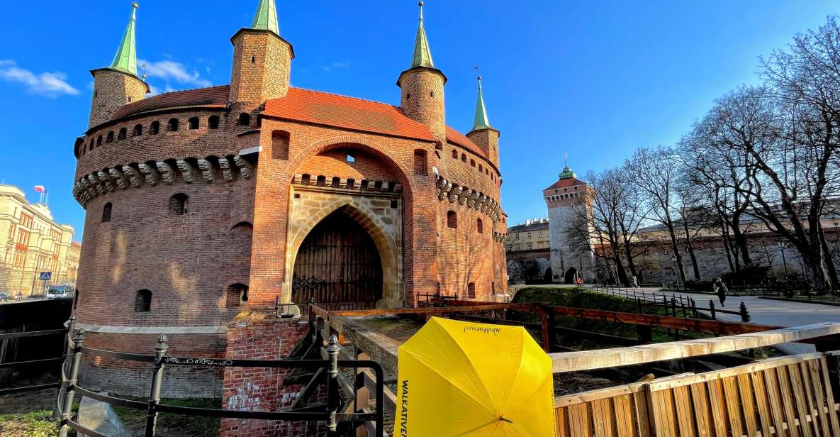 Krakauer old town tour - Wawel dragon: legend at the riverside-feel edge