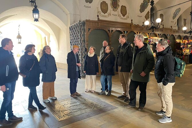 Krakow: A Magical Walking Tour of the Old City - 120 min - Stop 5: Wawel Royal Castle and the Kings-and-Queens Theme