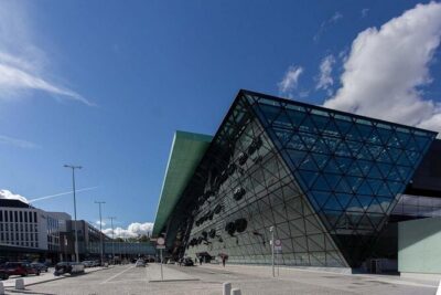 Krakow Airport Exclusive Transfers VIP Service - Meet-and-greet at J. Paul II Balice Airport: how it’s supposed to work