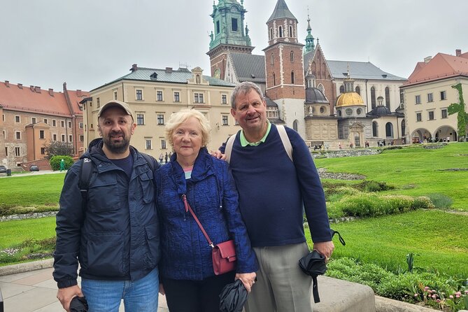 Krakow and Sanctuary of Divine Mercy Pope John Paul II City Tour - Wawel Royal Castle Courtyard and Cathedral Exteriors: Iconic Views Without the Full Day
