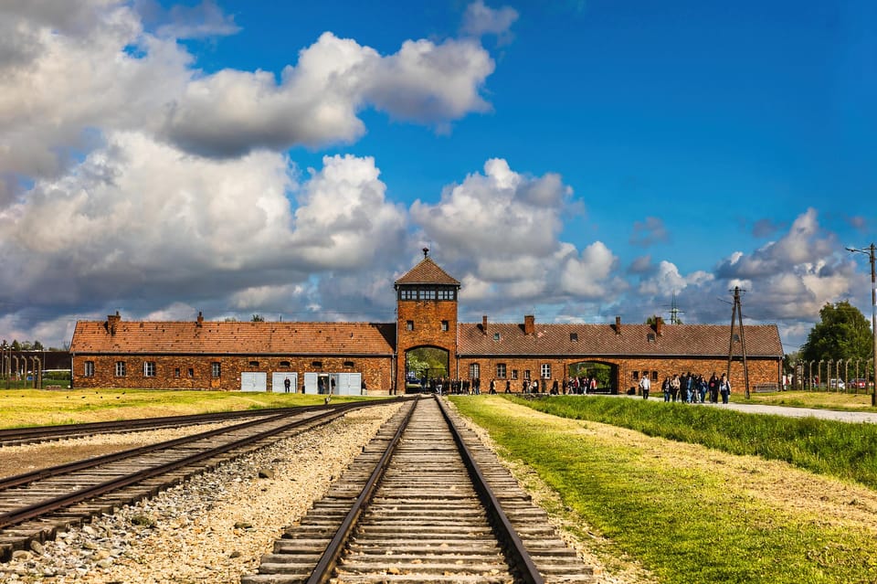 Krakow: Auschwitz-Birkenau Guided Tour and Private Transport - Headsets and a Licensed Guide: How This Tour Helps You Actually Hear the Story