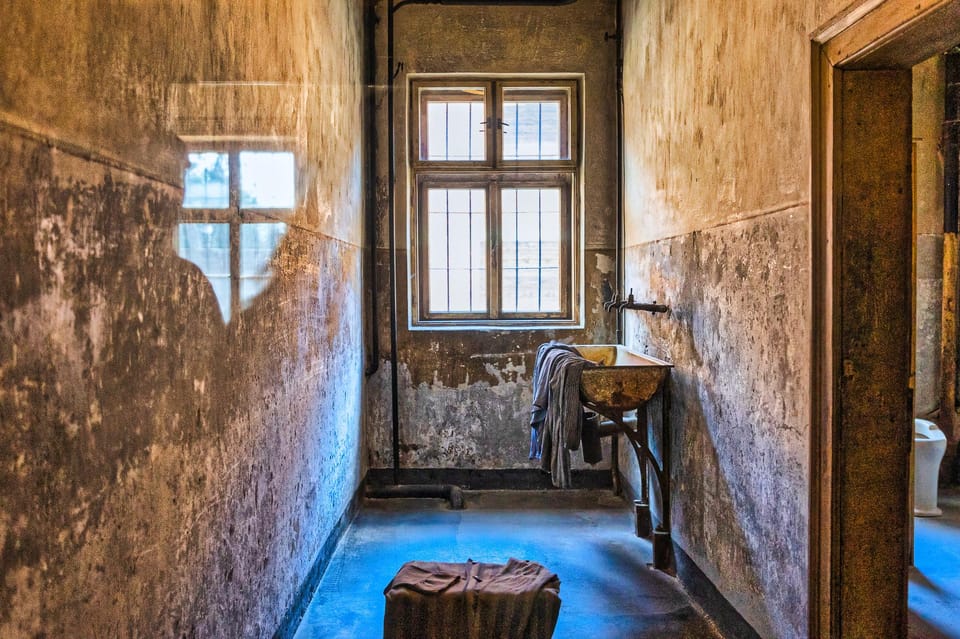 Krakow: Auschwitz-Birkenau Guided Tour and Private Transport - Your Timing Reality: 7–8 Hours Means You Should Dress and Prepare for Standing
