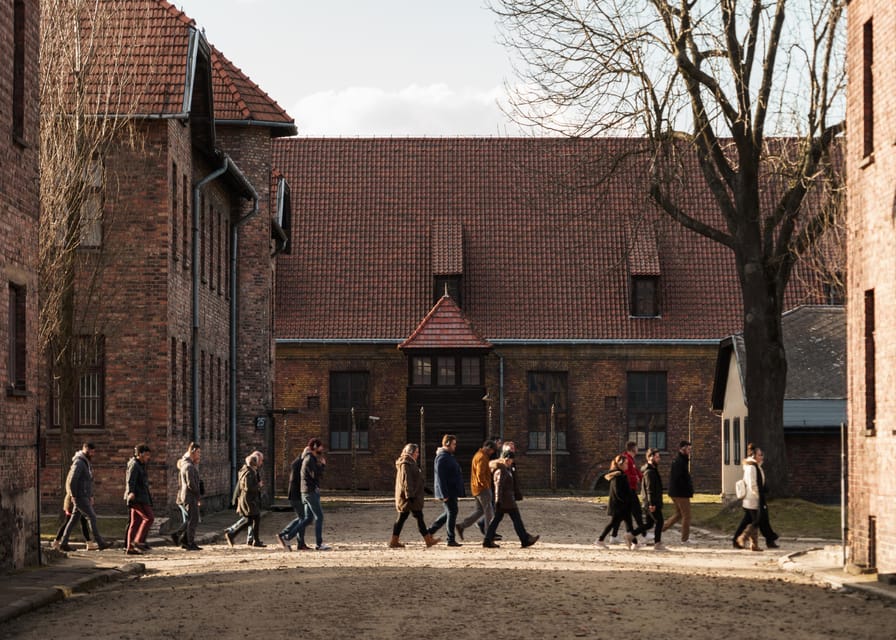 Krakow: Auschwitz-Birkenau Guided Tour and Private Transport - Lunchbox Add-On and a Realistic Day Plan