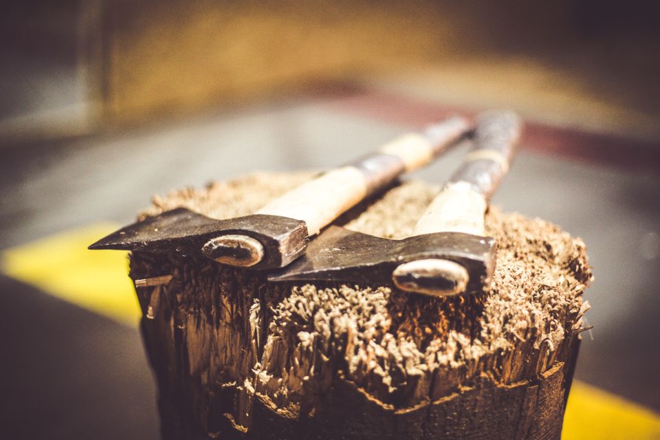 Kraków: Axe-Throwing in Axe Nation, the First Club in Europe - The Bar: Beer and Soft Drinks After You Sweat